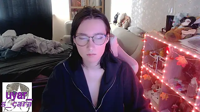 Snapshot of s_cara chatting on October 19, 2025, 11:33 am s cara online show from October 19, 2025, 11:33 am