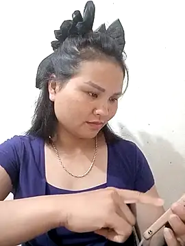 Snapshot of Heulwen-22 chatting on September 17, 2025, 3:03 pm Heulwen-22 online show from September 17, 2025, 3:03 pm