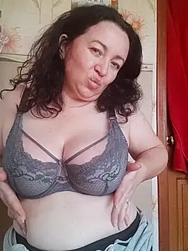 Snapshot of Velvet3451 chatting on October 26, 2025, 2:23 pm Velvet3451 online show from October 26, 2025, 2:23 pm