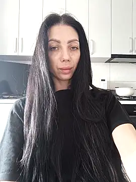 Snapshot of Princessa99885 chatting on April 6, 2026, 7:42 am Princessa99885 online show from April 6, 2026, 7:42 am