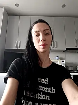 Snapshot of Princessa99885 chatting on April 15, 2026, 7:37 am Princessa99885 online show from April 15, 2026, 7:37 am