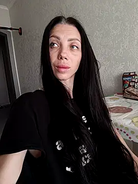 Snapshot of Princessa99885 chatting on May 5, 2026, 6:21 am Princessa99885 online show from May 5, 2026, 6:21 am