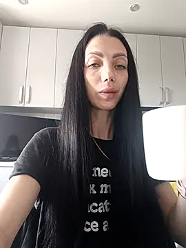 Snapshot of Princessa99885 chatting on May 11, 2026, 7:03 am Princessa99885 online show from May 11, 2026, 7:03 am