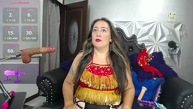 naughty milf esmeralda online show from October 16, 2025, 3:07 am