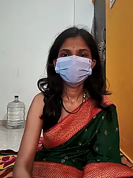 Shivani2002 online show from December 4, 2025, 1:15 am