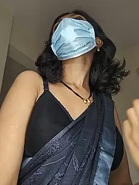 Shivani2002 online show from June 30, 2026, 9:43 am