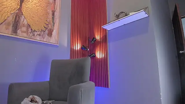 cinnia  online show from March 13, 2026, 11:17 am