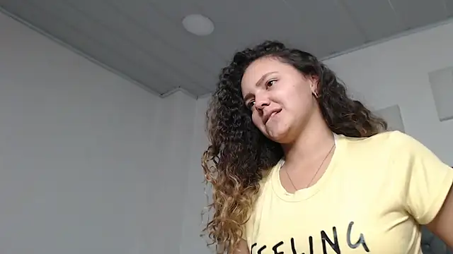 Giia Monroe online show from November 21, 2025, 3:11 pm