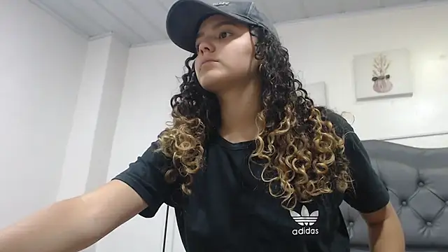 Giia Monroe online show from February 4, 2026, 3:29 pm