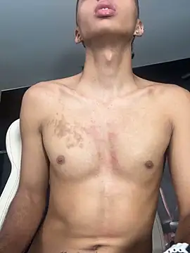 Snapshot of Mister_Obsession chatting on October 17, 2025, 7:16 pm Mister Obsession online show from October 17, 2025, 7:16 pm