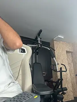 Snapshot of Mister_Obsession chatting on October 31, 2025, 7:04 pm Mister Obsession online show from October 31, 2025, 7:04 pm