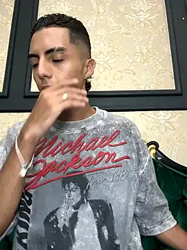 Snapshot of Mister_Obsession chatting on November 11, 2025, 7:03 pm Mister Obsession online show from November 11, 2025, 7:03 pm