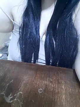 Snapshot of Madam-bezoul- chatting on September 23, 2025, 10:35 pm Madam-bezoul- online show from September 23, 2025, 10:35 pm