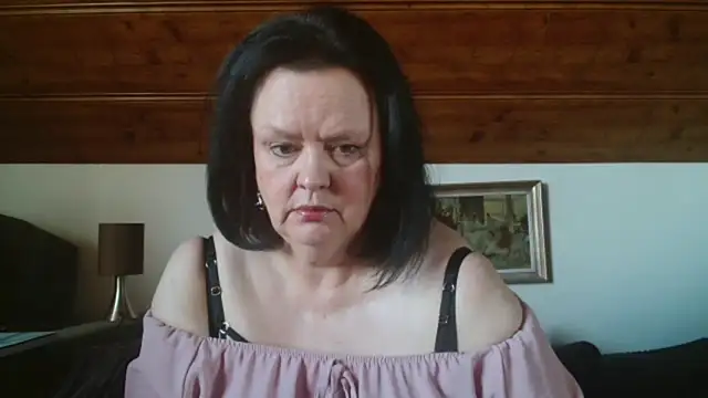 Snapshot of TiffanyMature chatting on October 3, 2025, 9:17 am TiffanyMature online show from October 3, 2025, 9:17 am