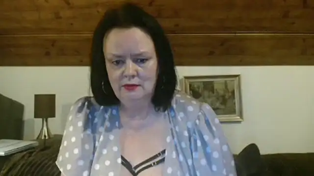 Snapshot of TiffanyMature chatting on October 4, 2025, 10:19 pm TiffanyMature online show from October 4, 2025, 10:19 pm