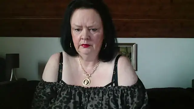 Snapshot of TiffanyMature chatting on October 8, 2025, 7:06 am TiffanyMature online show from October 8, 2025, 7:06 am