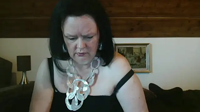 Snapshot of TiffanyMature chatting on October 12, 2025, 2:16 pm TiffanyMature online show from October 12, 2025, 2:16 pm