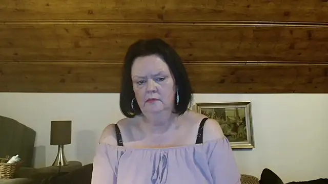 Snapshot of TiffanyMature chatting on October 18, 2025, 9:48 pm TiffanyMature online show from October 18, 2025, 9:48 pm