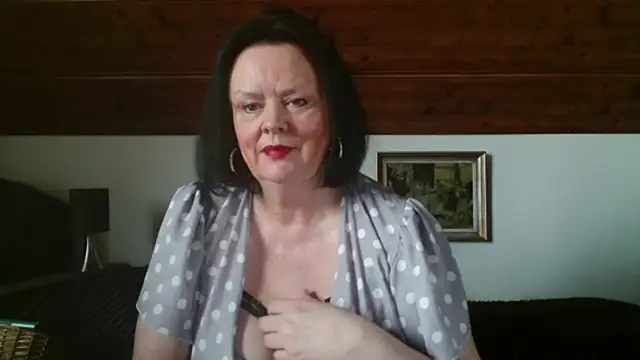 Snapshot of TiffanyMature chatting on October 21, 2025, 8:26 am TiffanyMature online show from October 21, 2025, 8:26 am