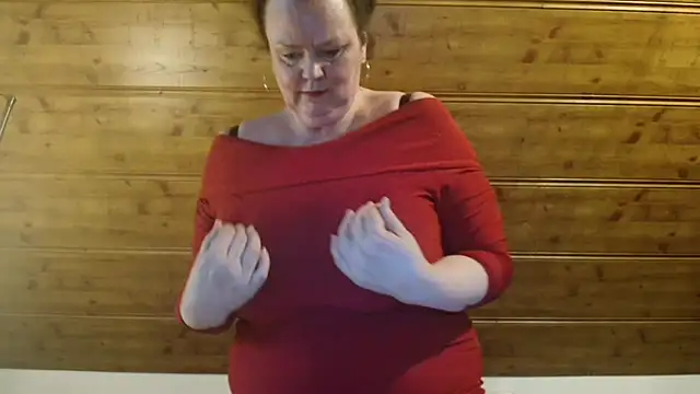 Snapshot of TiffanyMature chatting on October 28, 2025, 3:14 pm TiffanyMature online show from October 28, 2025, 3:14 pm