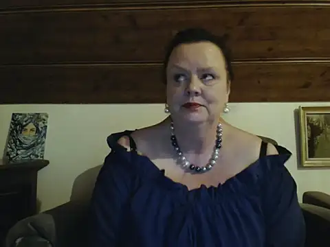 TiffanyMature online show from April 30, 2026, 8:57 pm