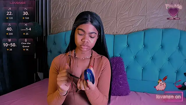 Luna Colinns online show from September 23, 2025, 12:19 pm