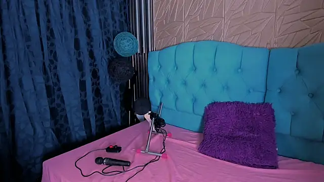 Luna Colinns online show from September 27, 2025, 12:54 pm