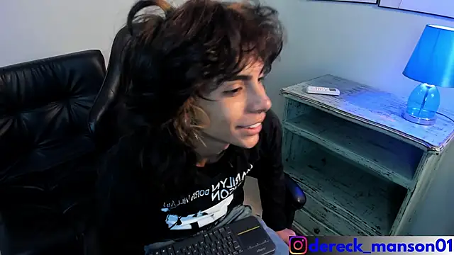 Snapshot of Dereck_Manson chatting on October 19, 2025, 11:44 am Dereck Manson online show from October 19, 2025, 11:44 am