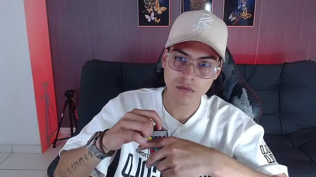 dirty model online show from February 19, 2026, 6:59 pm