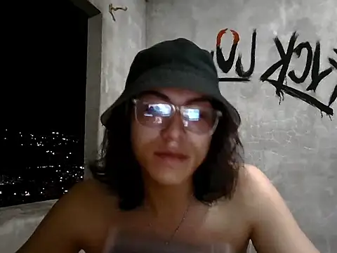 dirty model online show from May 6, 2026, 3:02 am
