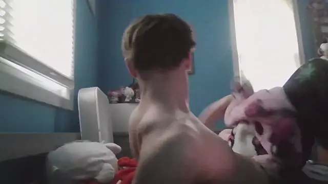 Liam axel35 online show from November 8, 2025, 6:40 pm