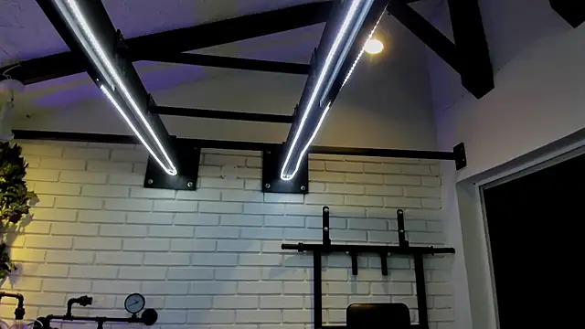 ItaloMoore online show from October 25, 2025, 11:51 am