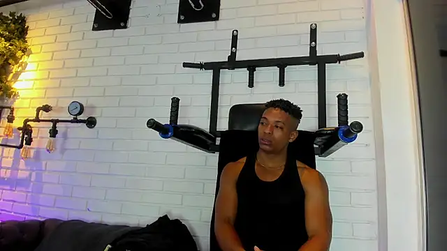 ItaloMoore online show from February 8, 2026, 11:13 am