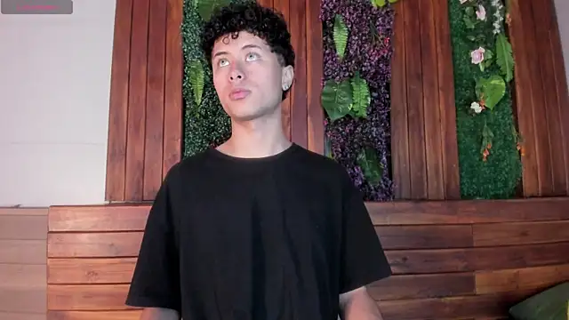Snapshot of NoahDupont chatting on September 17, 2025, 7:48 pm NoahDupont online show from September 17, 2025, 7:48 pm