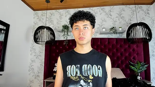 Snapshot of NoahDupont chatting on September 18, 2025, 7:49 pm NoahDupont online show from September 18, 2025, 7:49 pm