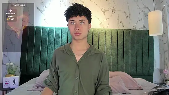 Snapshot of NoahDupont chatting on October 16, 2025, 7:48 pm NoahDupont online show from October 16, 2025, 7:48 pm