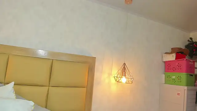 MELISSAROUGE online show from November 12, 2025, 12:55 am