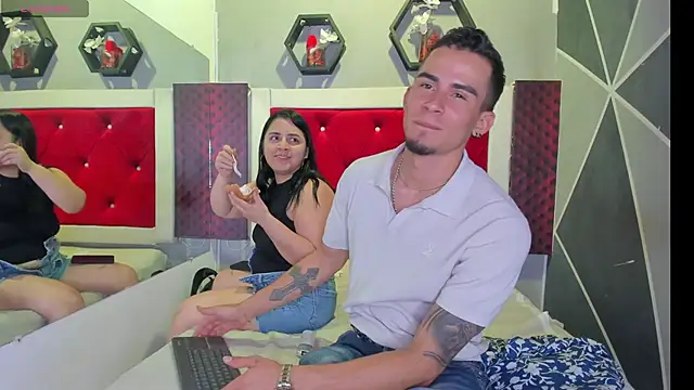 StrapSwingers online show from September 10, 2025, 8:09 pm