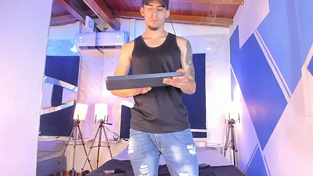 StrapSwingers online show from October 19, 2025, 5:13 pm