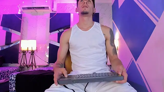 StrapSwingers online show from October 29, 2025, 7:59 pm