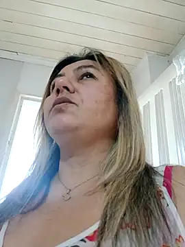 Snapshot of Nataly_Foley chatting on October 5, 2025, 1:09 pm Nataly Foley online show from October 5, 2025, 1:09 pm