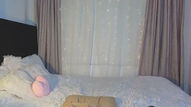 LunaVelvet777 online show from February 26, 2026, 4:06 pm