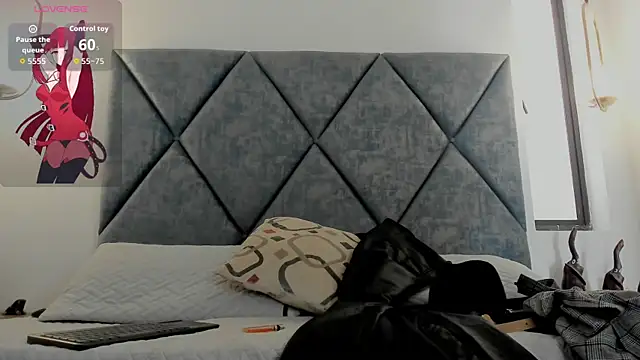 Lilith Zamara online show from December 22, 2025, 2:03 pm