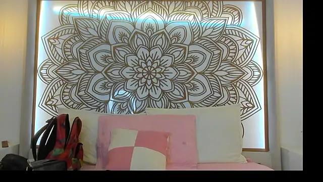 Lilith Zamara online show from February 5, 2026, 2:43 pm