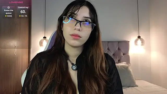 lila min online show from September 18, 2025, 1:57 pm