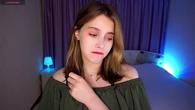 Snapshot of NylaNadler chatting on November 1, 2025, 6:15 am NylaNadler online show from November 1, 2025, 6:15 am