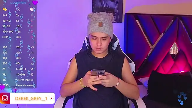 derek greyy  online show from October 2, 2025, 7:54 pm