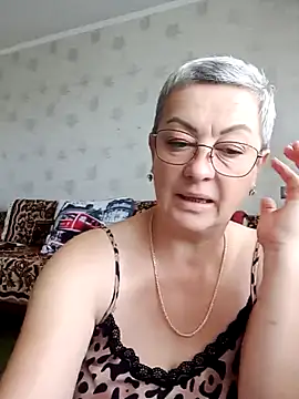 Bastet42211 online show from September 10, 2025, 7:41 am