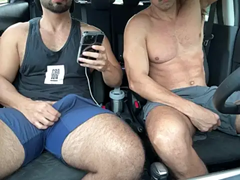 CasadoLutadorBigStuds online show from June 26, 2026, 11:14 am