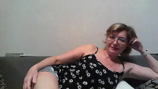 IrynaMolbertx online show from October 31, 2025, 5:08 am